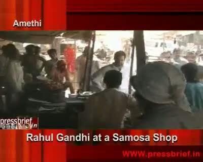 Rahul Gandhi at samosa shop