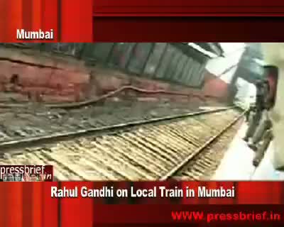 Rahul Gandhi on Local Train in  Mumbai,5th February 2010