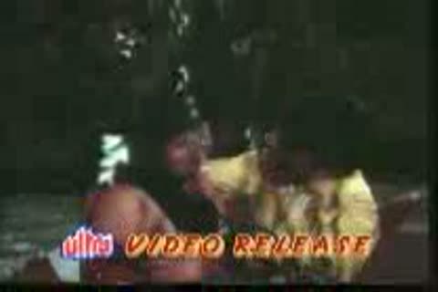 Dheere Dheere Bol Koi Sun Na Le song from movie Gora Aur Kala