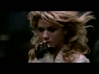 Kelly Clarkson-Behind These Hazel Eyes Video Song
