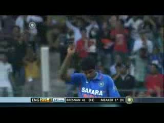 varun aaron 3 wickets on his 1st odi debut