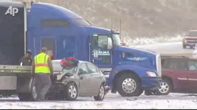 8 Injured in 41-vehicle Pileup in Kentucky