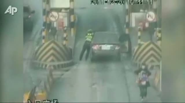 Dramatic Carjacking in China