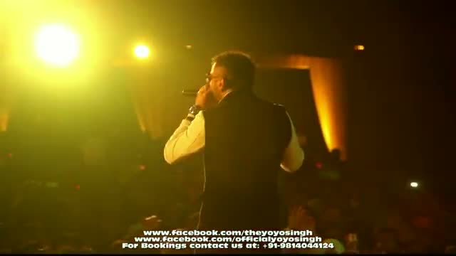 Yo Yo Honey Singh and Mafia Mundeer Live erforming in Noida @ Tech Mahindra Live Part - 6