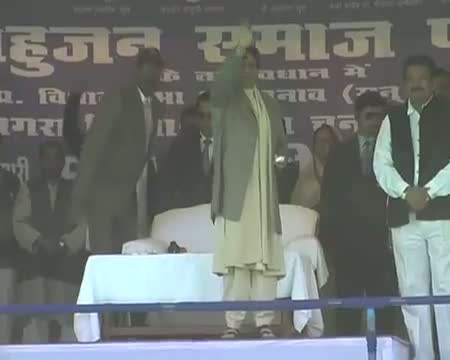 Rahul roars in Mulayam's den