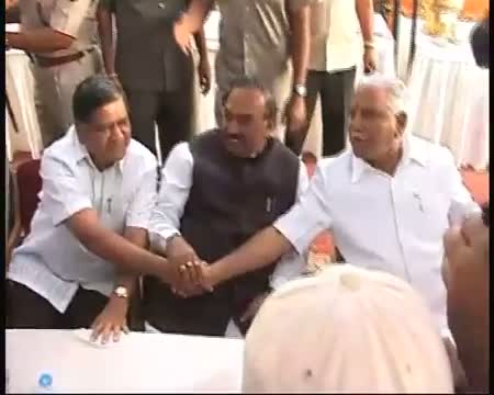 Nitin Gadkari tries to end Karnataka power struggle