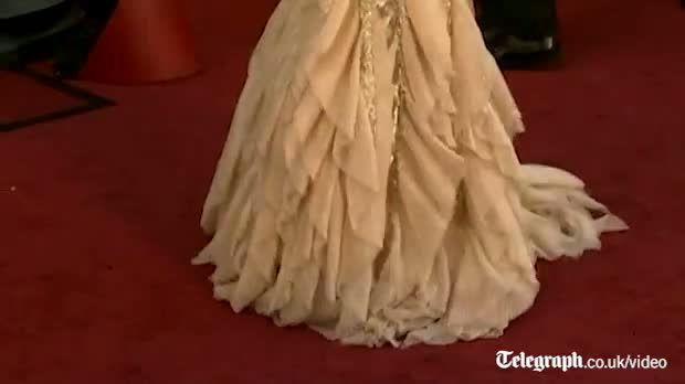 Oscars 2012 - Angelina Jolie smolders on Oscars red carpet as stars turn out for Hollywood awards