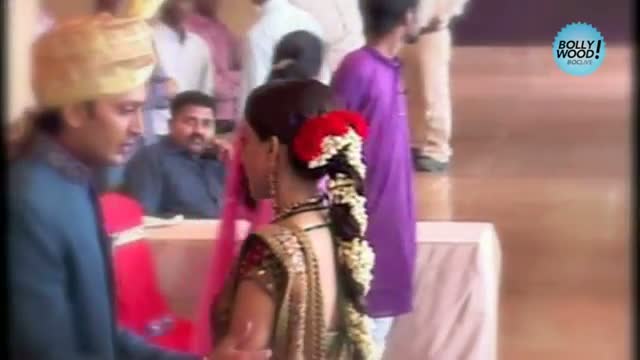 Genelia D'Souza & Riteish Deshmukh Rock Brother's Wedding!