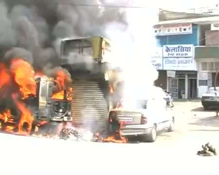Three cars, shop went ablaze in Bhopal