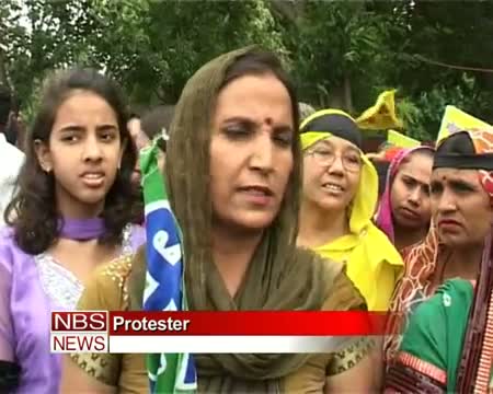 Women protest ahead of PM's visit to Gurgaon