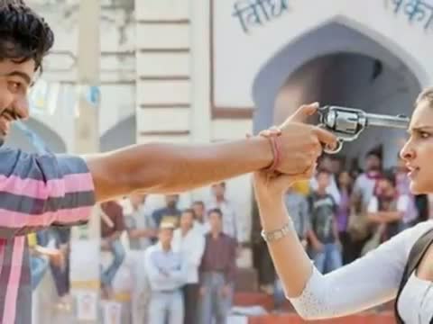 Parineeti Chopra Practiced With Real Guns For Ishaqzaade video