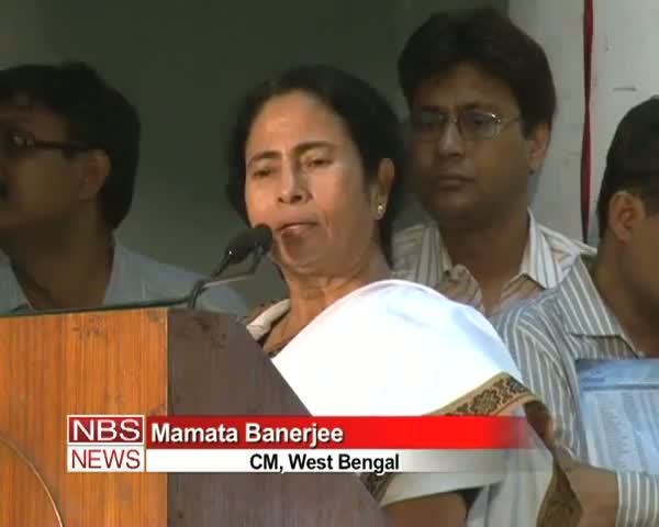 Mamata gives UPA 15 days for debt relief package for Bengal