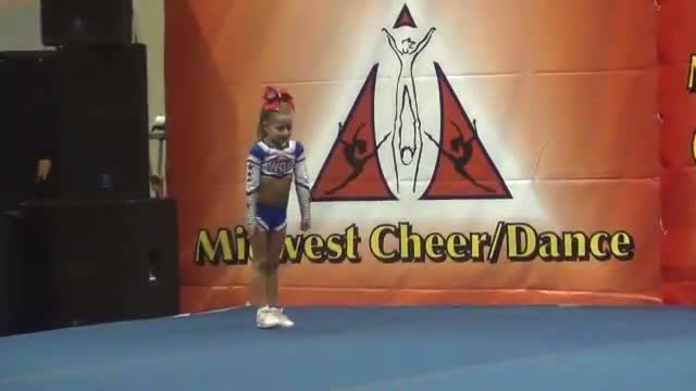 Amazing 5 year old cheerleader - Youngest Cheerleader In The World