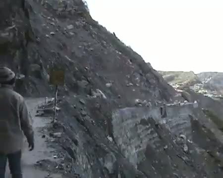 4000 tourists stranded after landslides in Sikkim