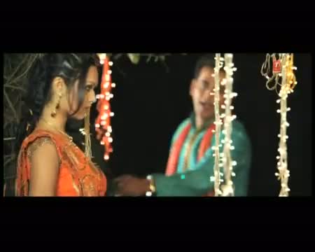Umariya Ba Solah Satrah (Full Bhojpuri Hot Video Song) Jala Deb Duniya Tohar Pyar Mein