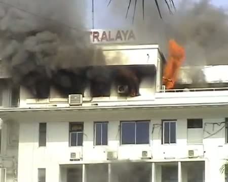 Mantralaya fire Bravehearts save Indian flag from flames