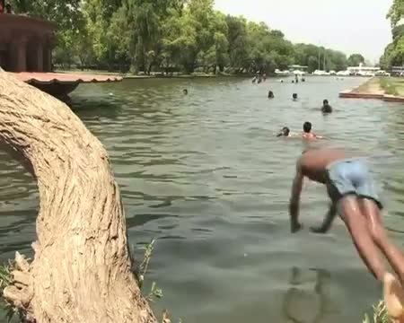 Hot, sweltering day for Delhi