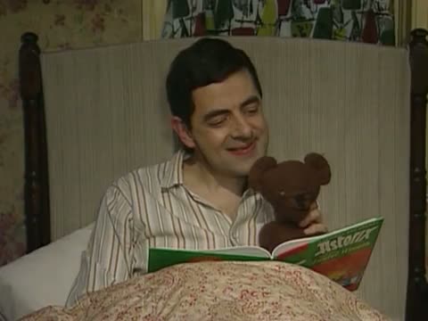 Getting ready for bed by Mr Bean - Mr. Bean macht sich Bett-fertig