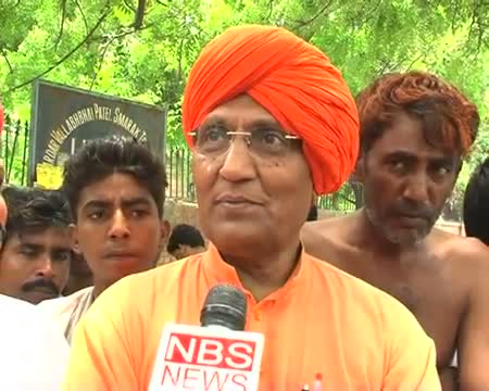 Swami Agnivesh extends support to Dalit farmers