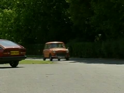 Mr Bean - Reliant Robin Crash, first ever - Der allererste Zusammenstob mit dem blauen Reliant