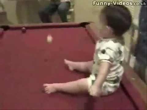 Amazing Baby on pool table