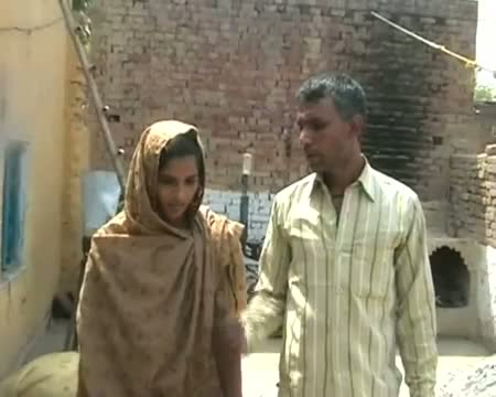 Khap panchayat threatens love couples to leave the village