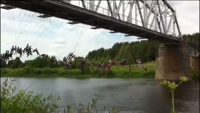 135 people jump off bridge at same time