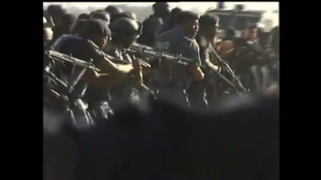 Raw Video - S. African Police Open Fire on Miners