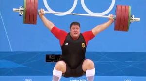 Weightlifter Drops 432 Pounds On His Head