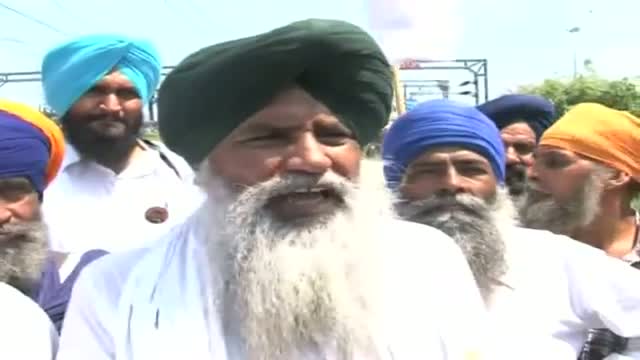Amritsar farmers halt train to protest government's apathy