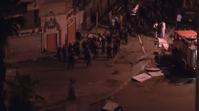 Raw Video - Crowds, Police Clash in Cairo
