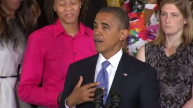 Obama Welcomes WNBA Champion Lynx to White House