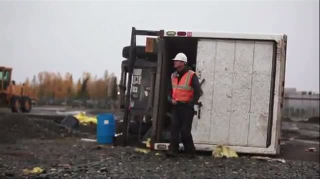 Powerful Winds Pound Anchorage