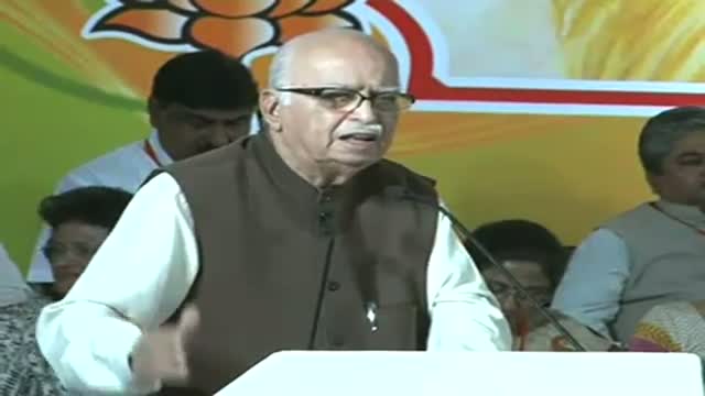 BJP must act as a unit to be credible Advani