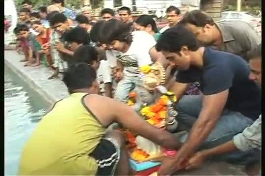 Check Out Sonu Sood's Ganesh visarjan celebration