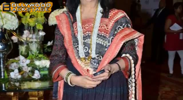 Kareena Kapoor's VINTAGE Wedding Dress REVEALED