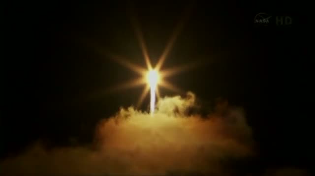 Raw - SpaceX Dragon Capsule Launched to ISS