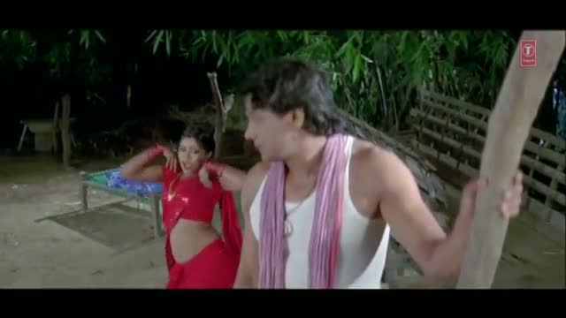 Honth Mein Laali Maath Pe Bindiya - Super $exy Bhojpuri Video - From Movie Pyar Karela Himmat Chahin