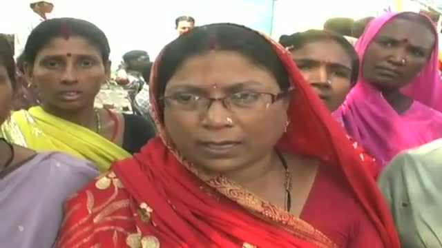 Women forced to take off burqa, dupatta demand apology from Nitish
