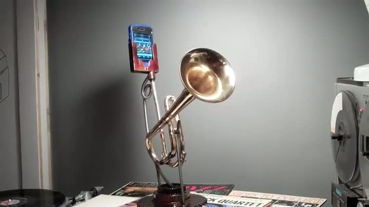 iPhone Plays Music Through a Trumpet Like a Speaker