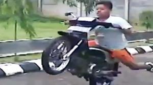 Scooter Wheelie FAIL