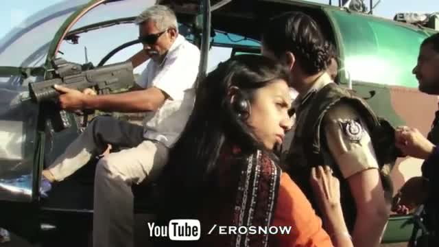 Esha Gupta Performs A Dangerous Action Scene - Chakravyuh