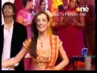 Gurmeet and Sanaya Rocking dance on _Chammak Challo