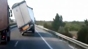 Truck VS Wind Amazing Footage
