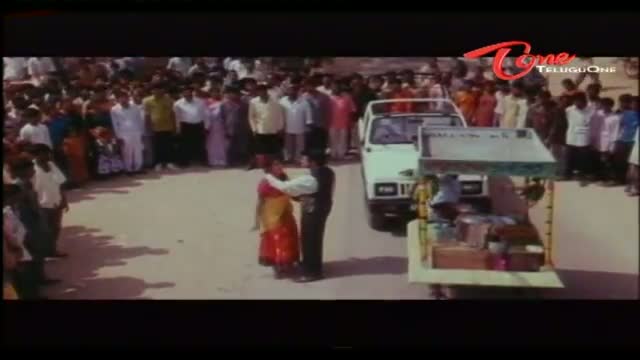 Telugu Comedy Scene From Vamsanikokkadu Movie - Ramya Krishna Bites Balakrishna - Telugu Cinema Movies