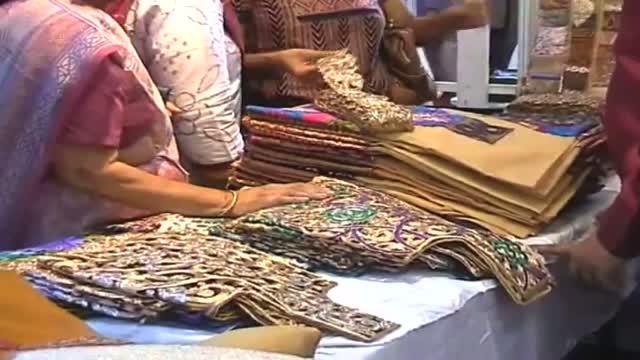 Ethnic fashion exhibition lures Mumbaikars