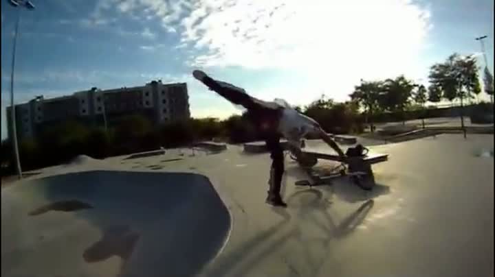BMX Tailwhip Nose Dive
