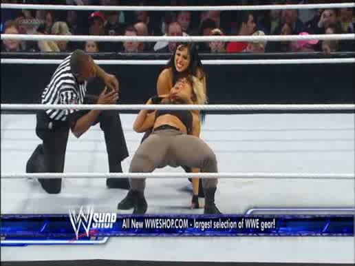 Kaitlyn vs. Aksana: SmackDown, Dec. 14, 2012