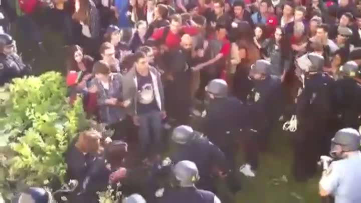 Berkeley Police Beating Students at Occupy Cal Protest