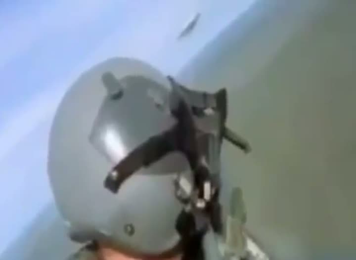 Fighter Pilot Spots A UFO